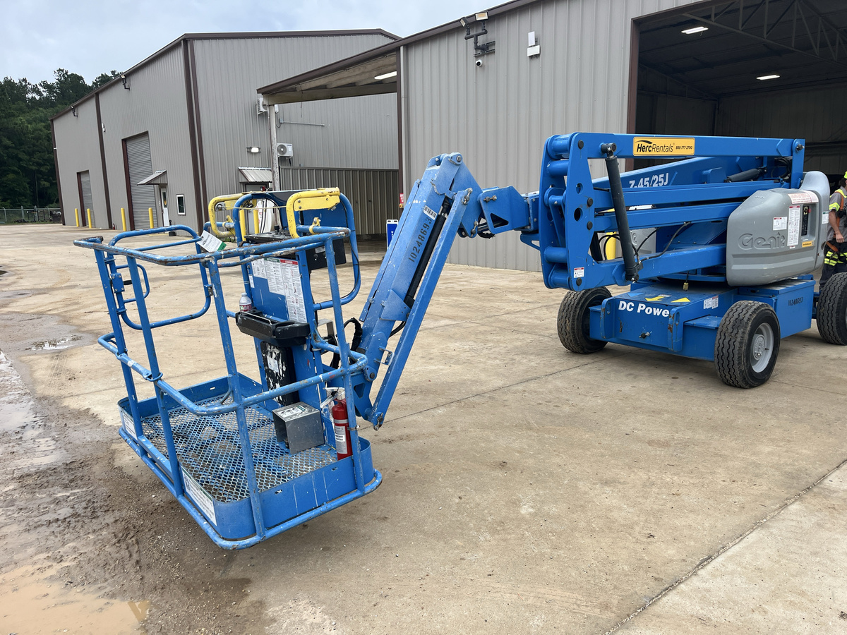 2018 Genie Z-45/25-4