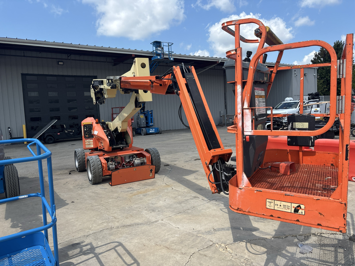 2018 JLG E450AJ-2