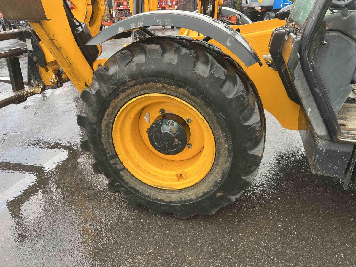 2018 JCB 510-56