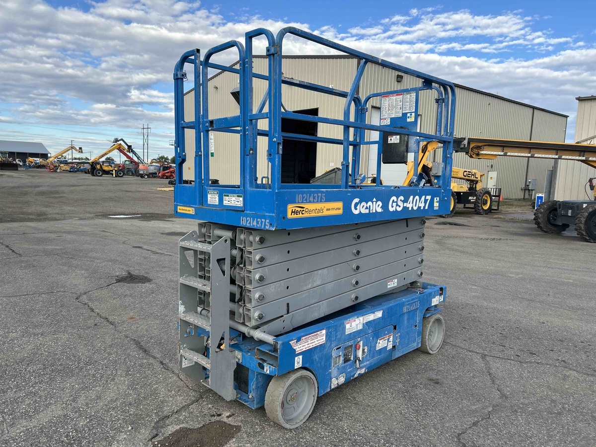 2017 Genie GS-4047