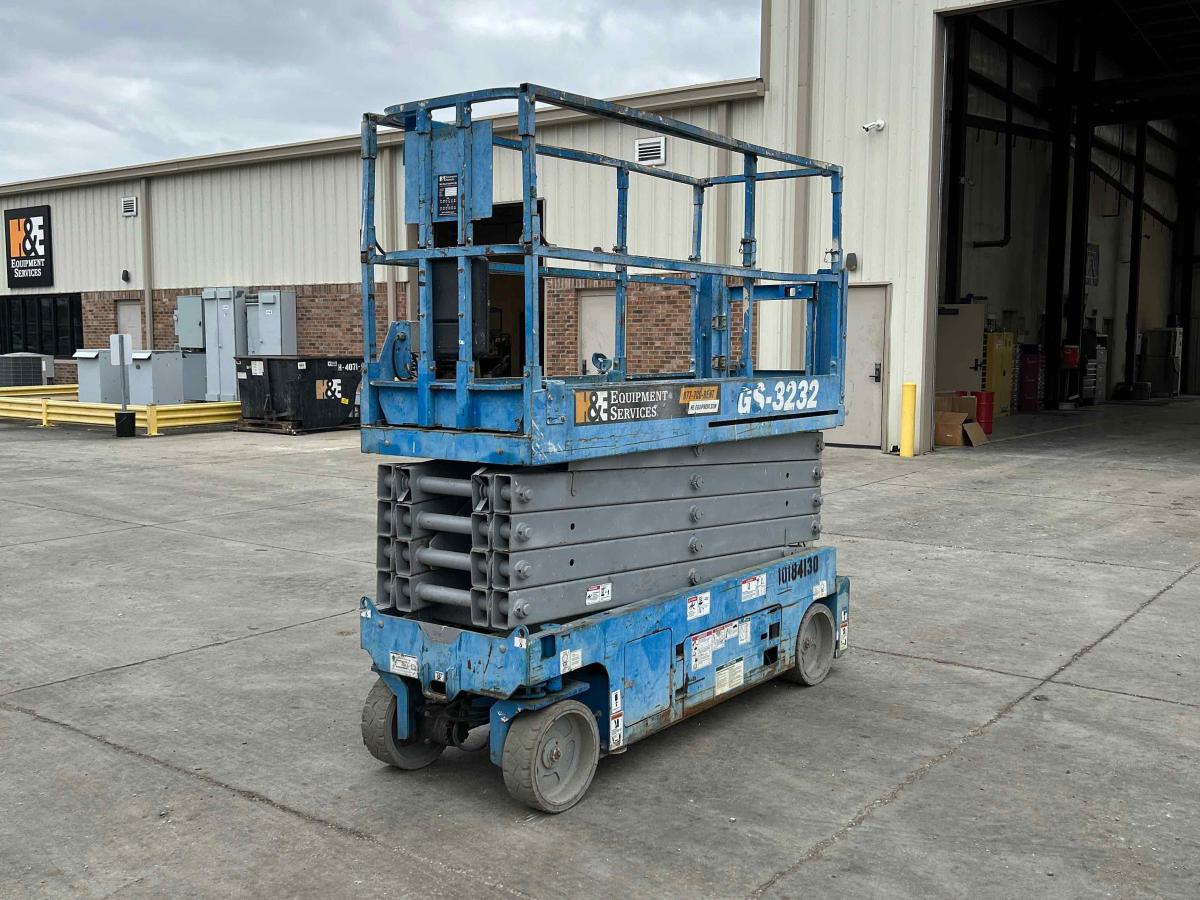 2016 Genie GS-3232