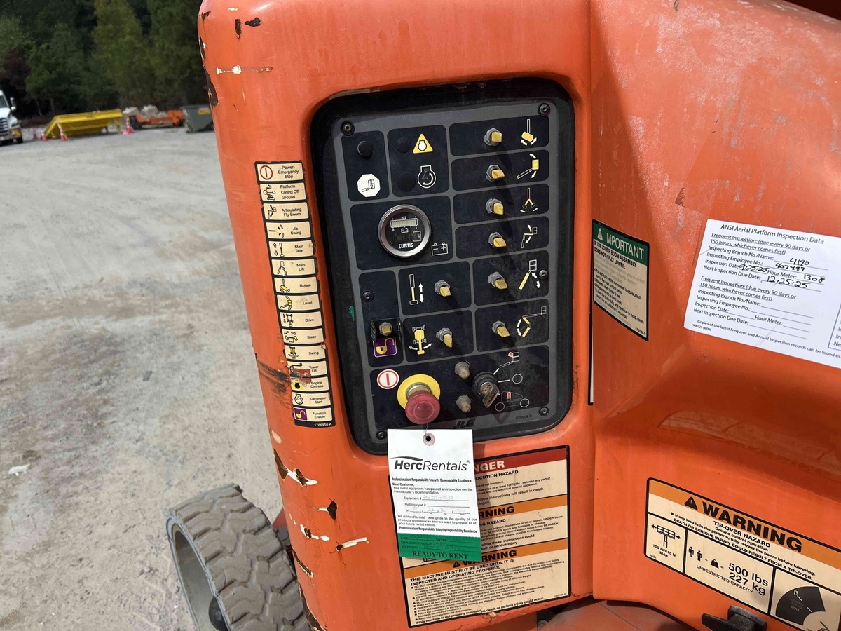 2014 JLG E400AJPN-11