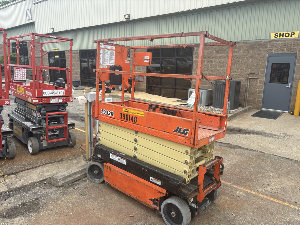 2019 JLG 1932R-3