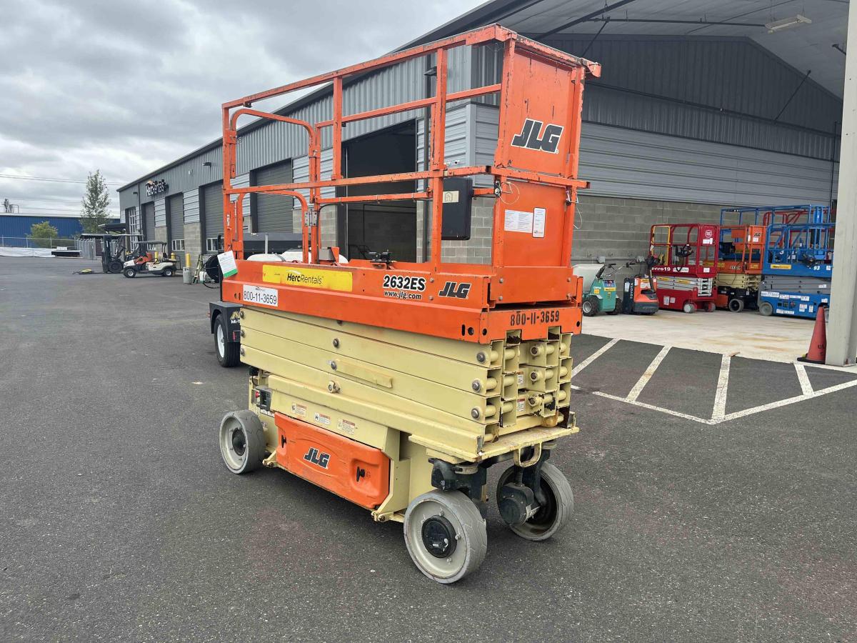 2016 JLG 2632ES