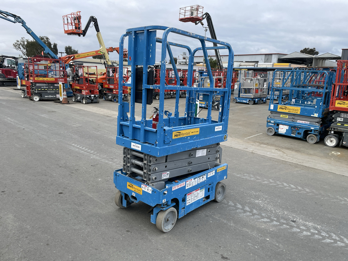 2019 Genie GS1330M-2