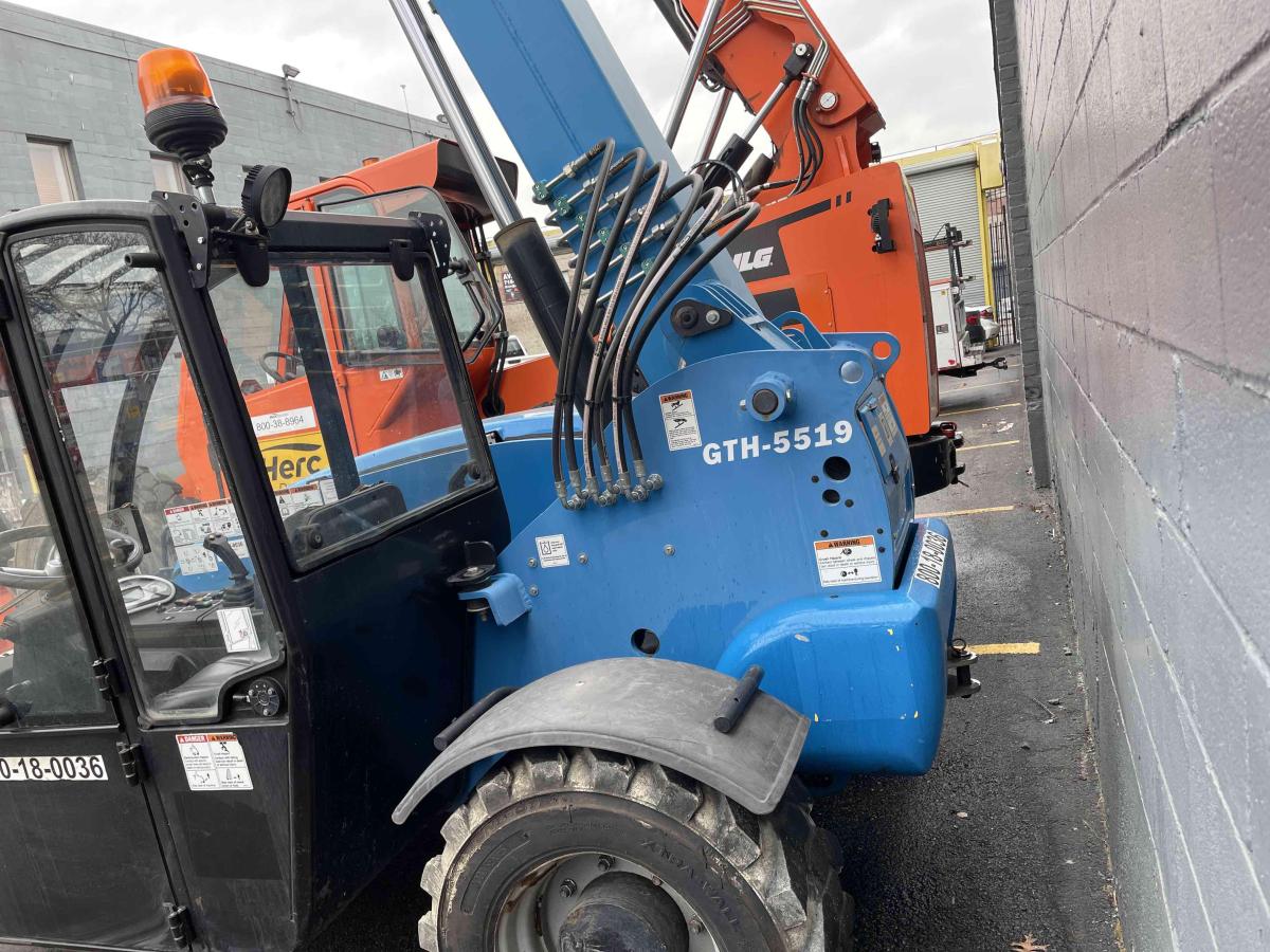 2017 Genie GTH-5519