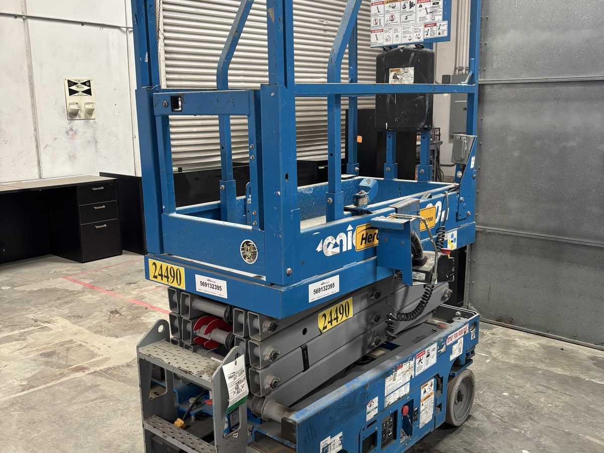 2019 Genie GS1330M-9