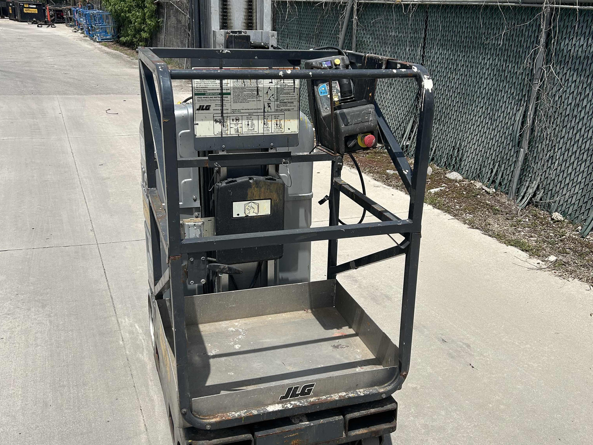 2016 JLG 20MVL-4