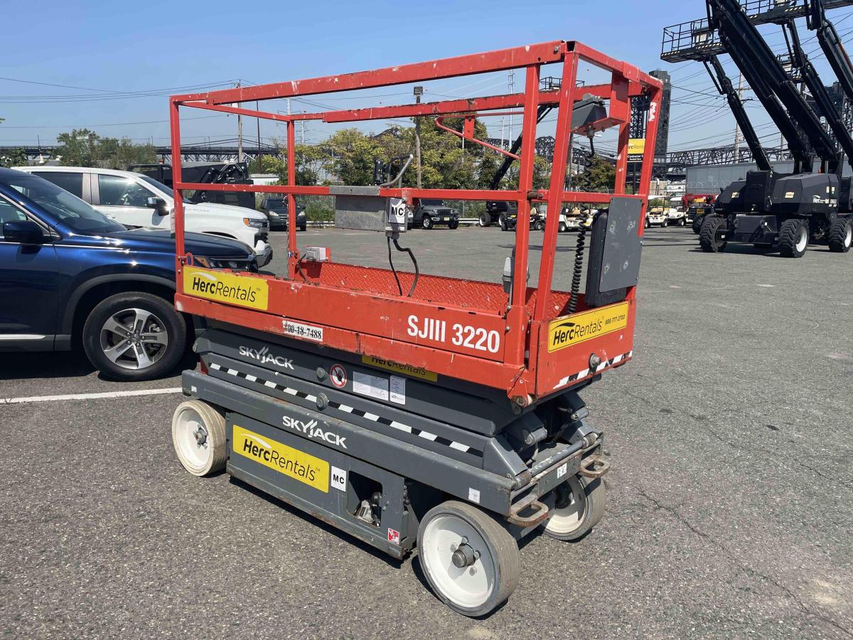2017 Skyjack SJ-3220