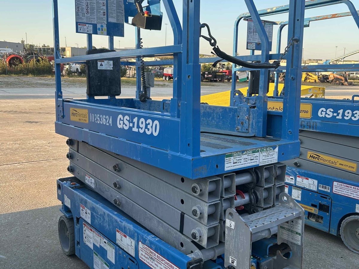 2018 Genie GS-1930