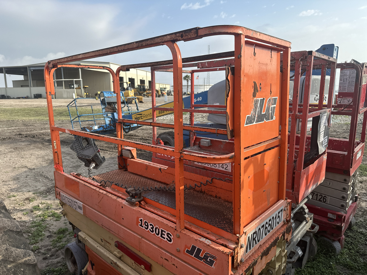 2017 JLG 1930ES