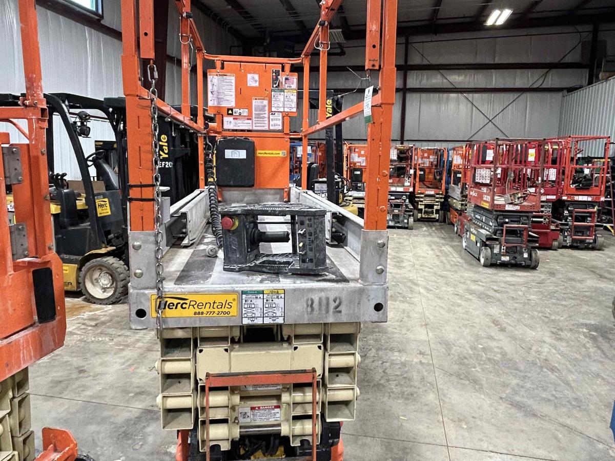 2013 JLG 2630ES