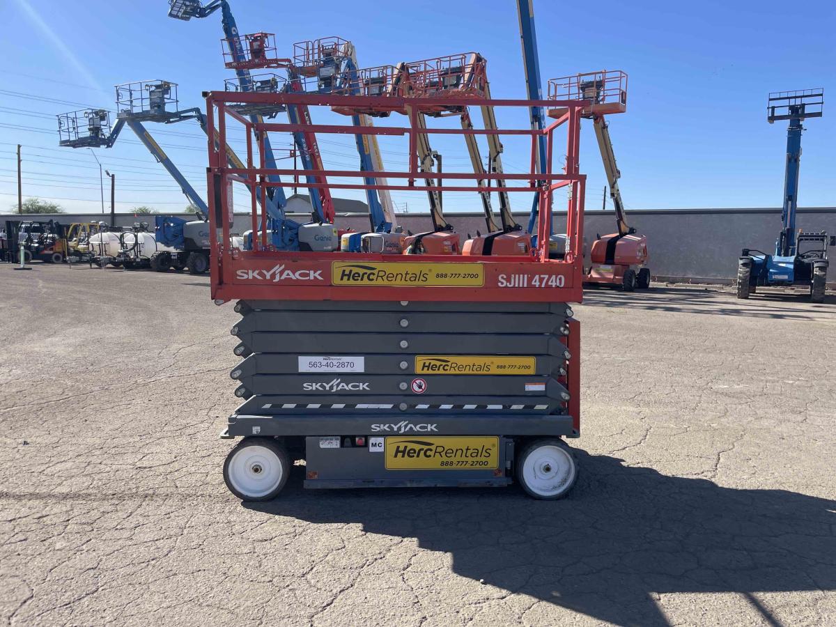 2018 Skyjack SJ4740-4