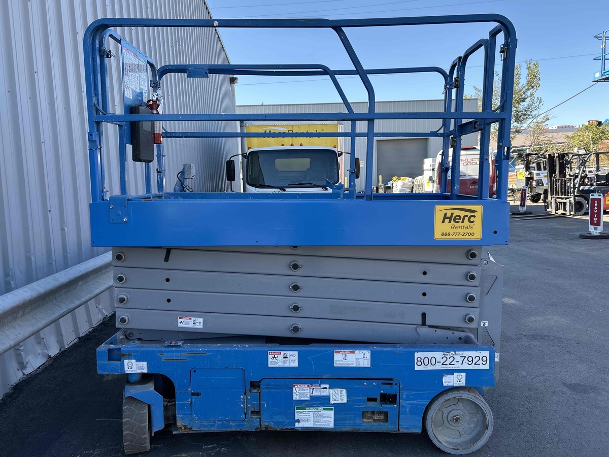 2018 Genie GS-3246-3