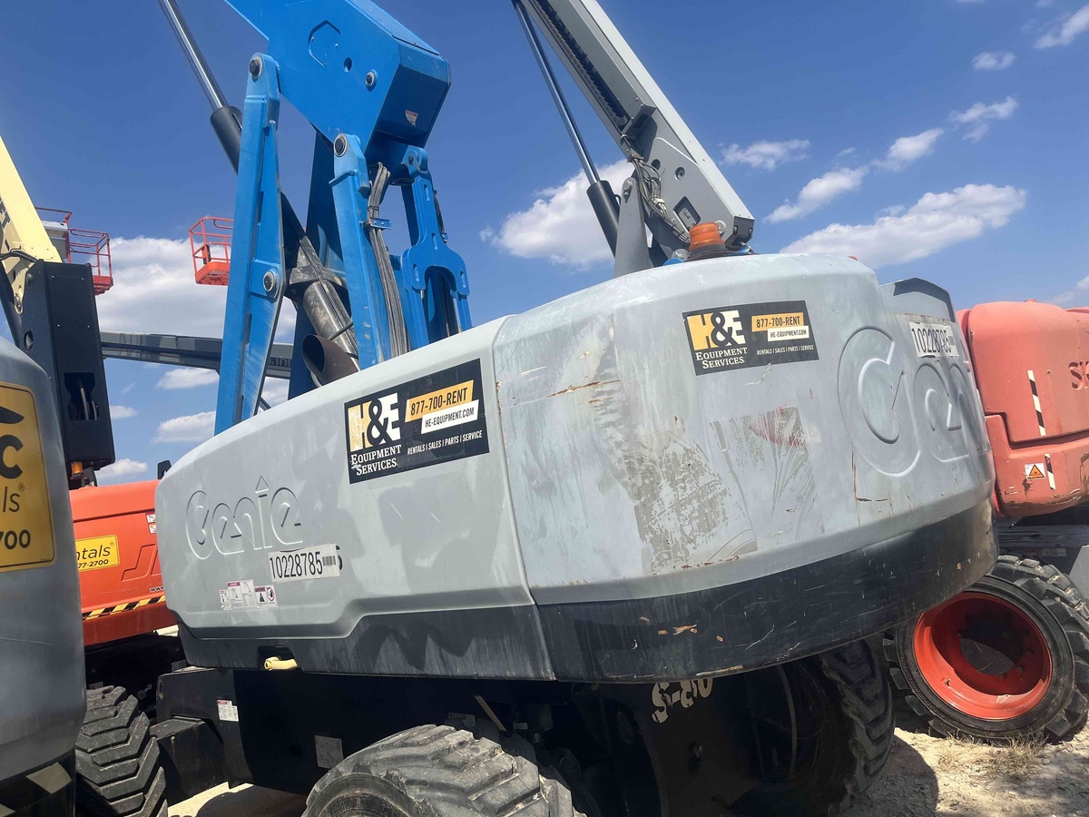 2017 Genie S-80