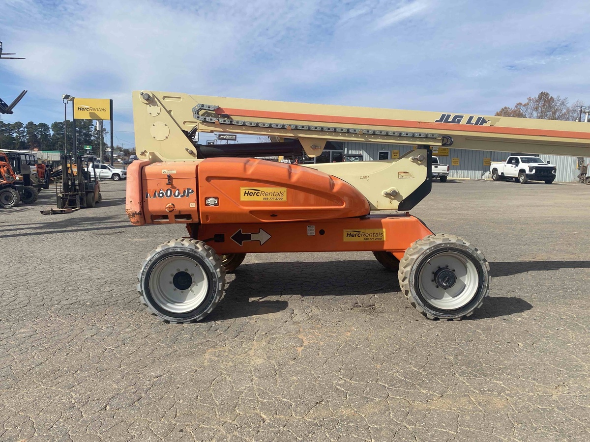 2015 JLG M600JP