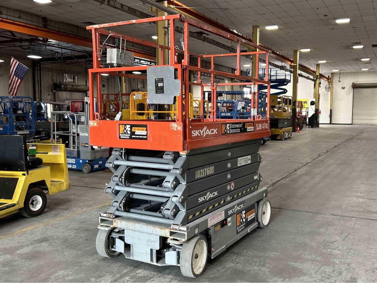 2017 Skyjack SJ4740