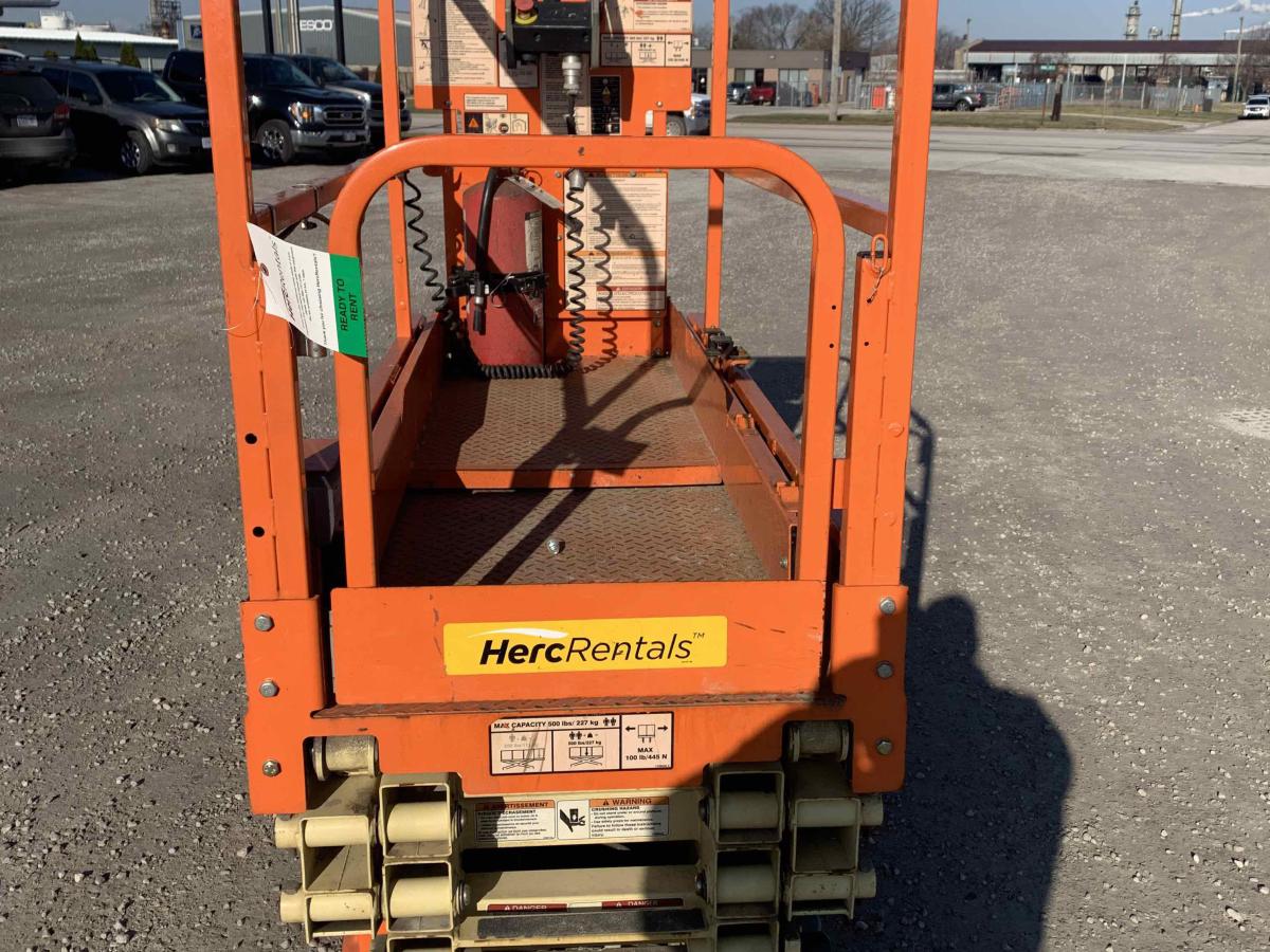 2017 JLG 1930ES