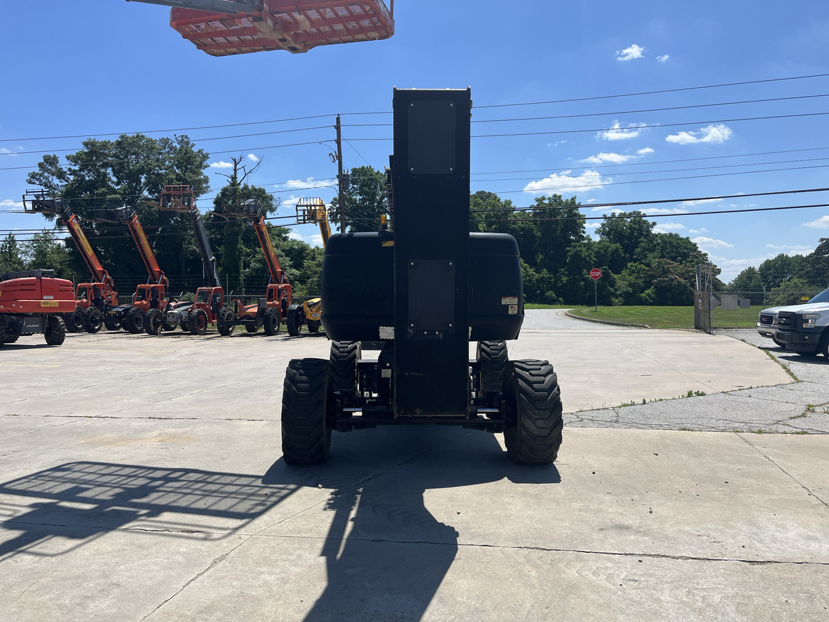 2018 JLG 800AJ-4