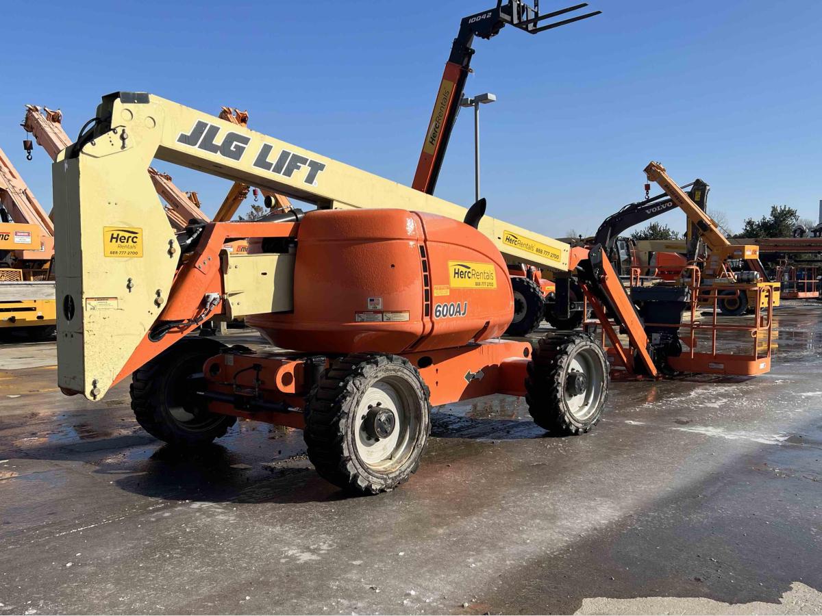 2014 JLG 600AJ
