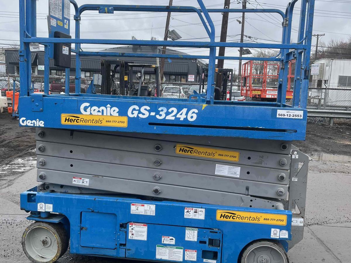 2016 Genie GS-3246