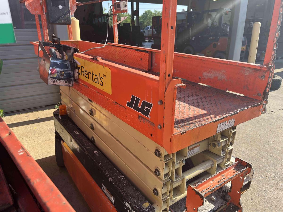 2018 JLG 1932R