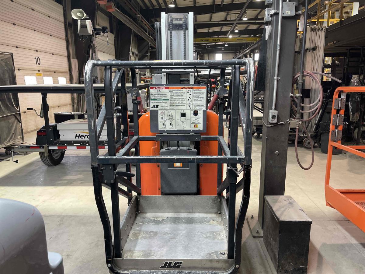2002 JLG 20DVL