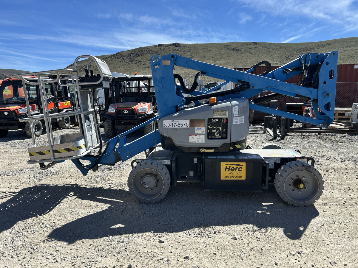 2017 Genie Z-33/18
