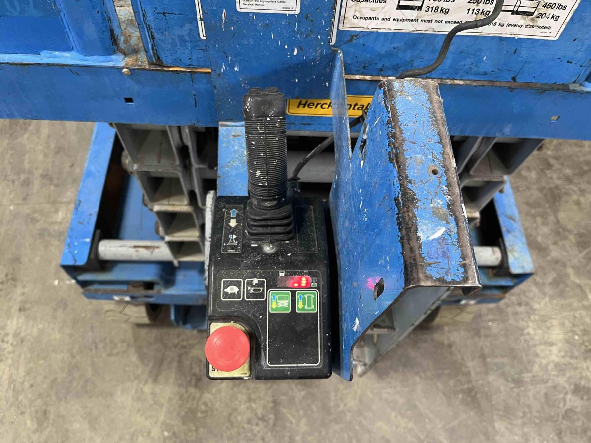 2013 Genie GS-3246