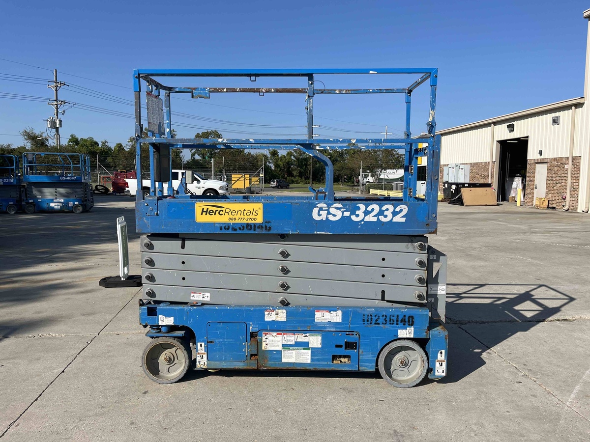 2018 Genie GS-3232