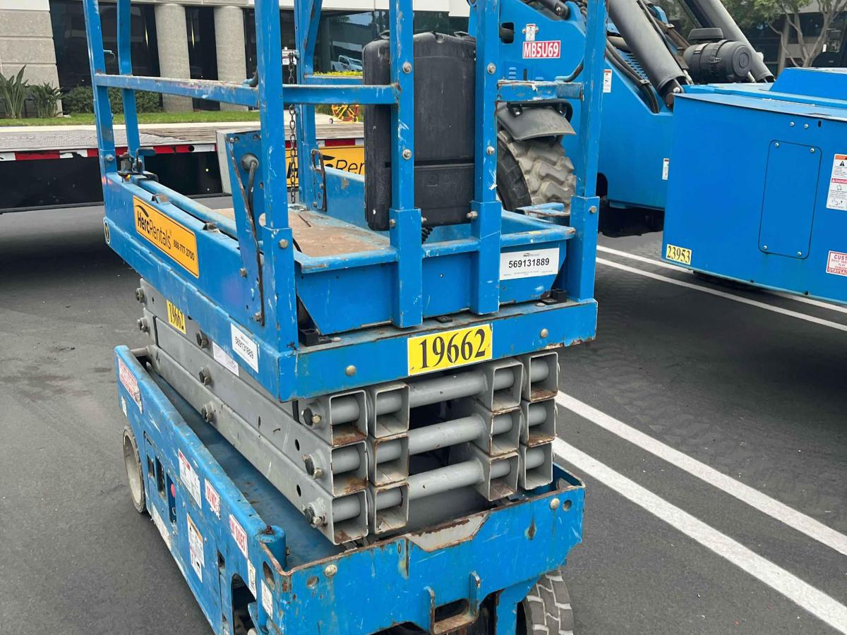 2017 Genie GS-1930