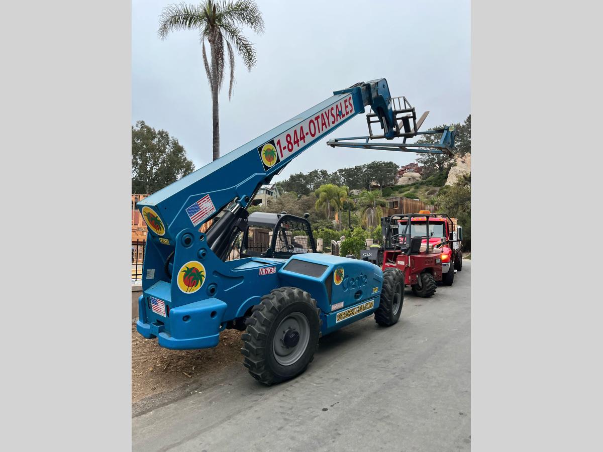 2013 Genie GTH 844