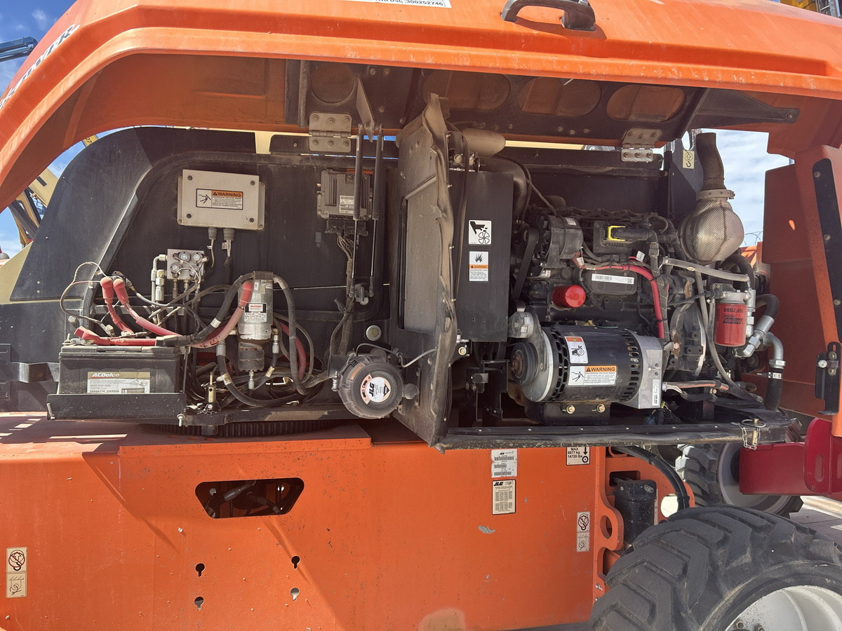 2018 JLG 660SJ-12