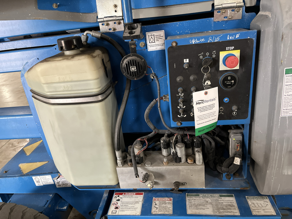 2011 Genie Z-40/23 N-8