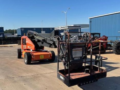 2015 JLG E450AJ