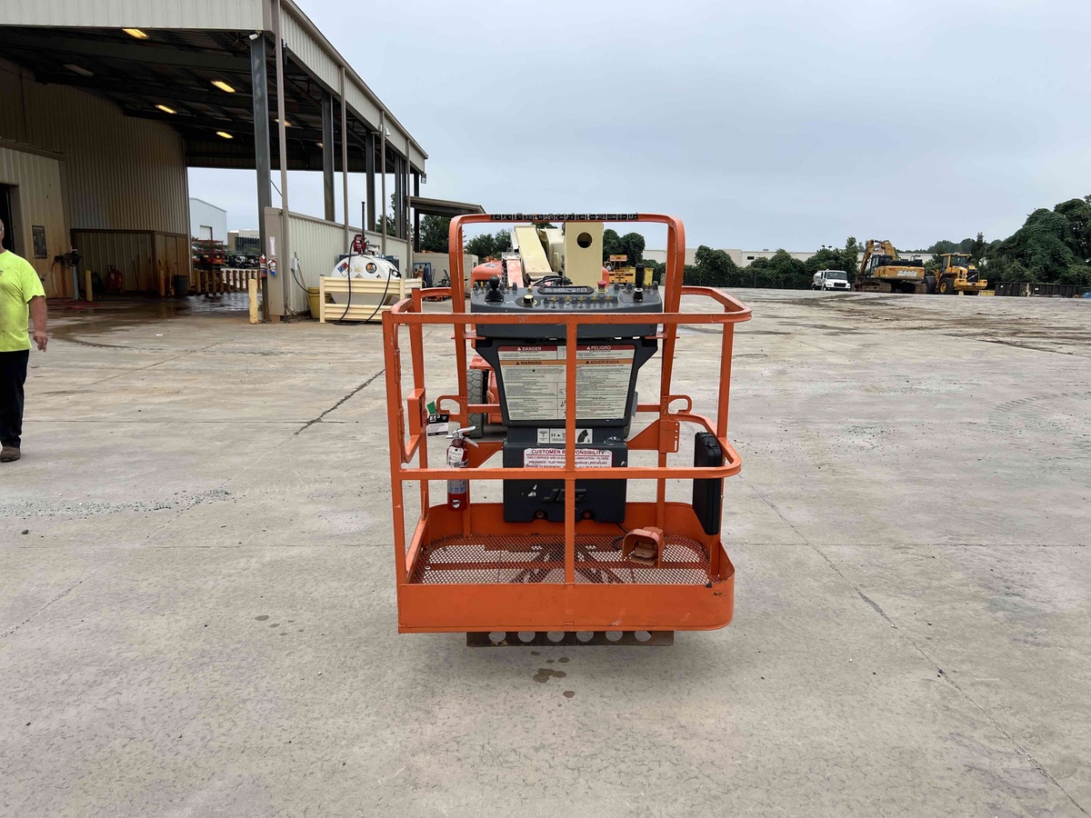 2016 JLG E400AJPN-8