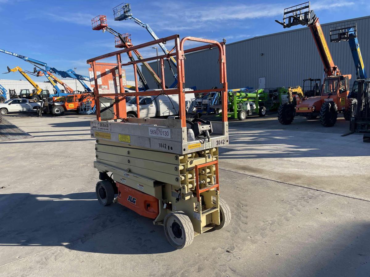 2011 JLG 2630ES