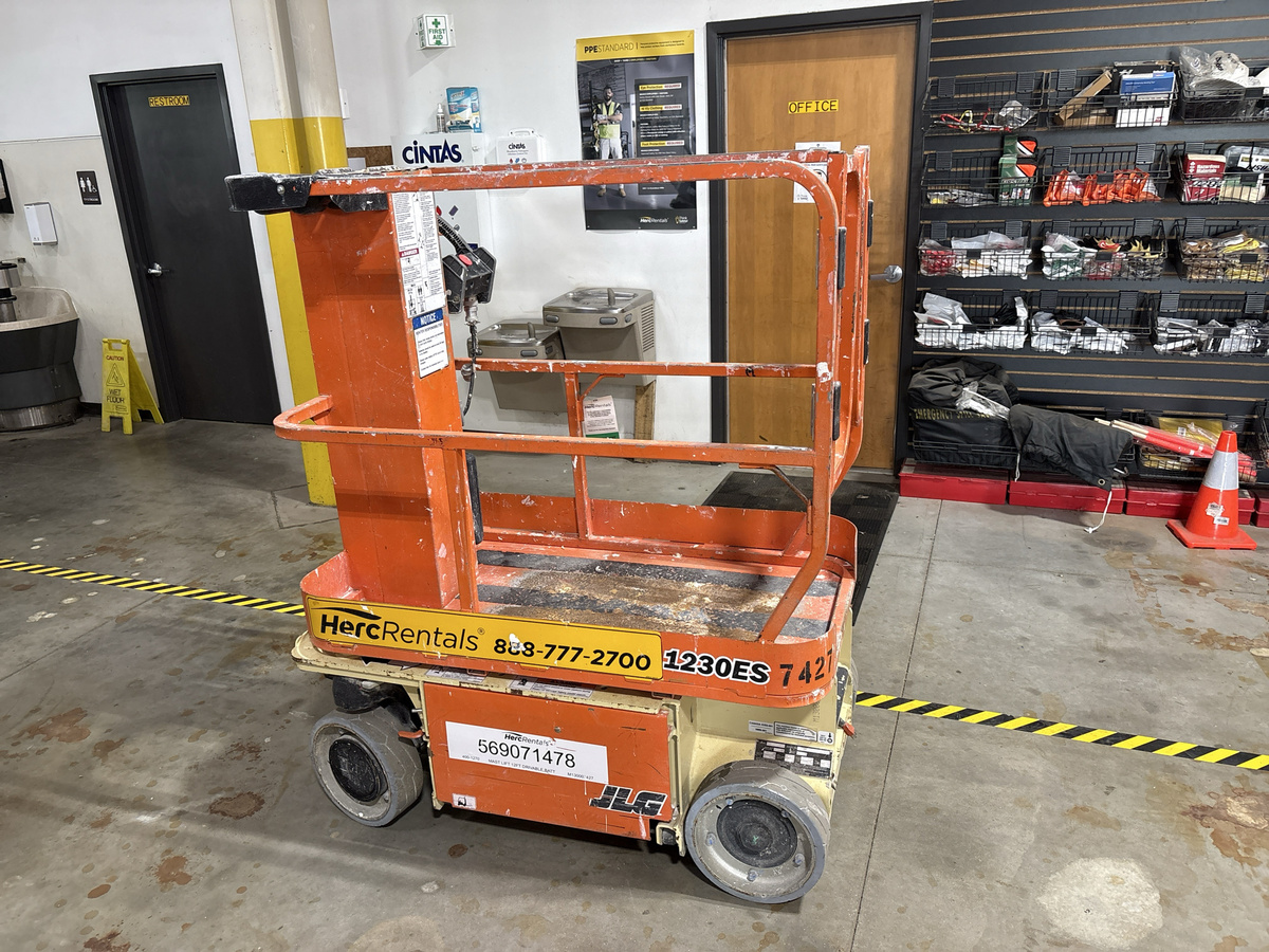 2019 JLG 1230ES