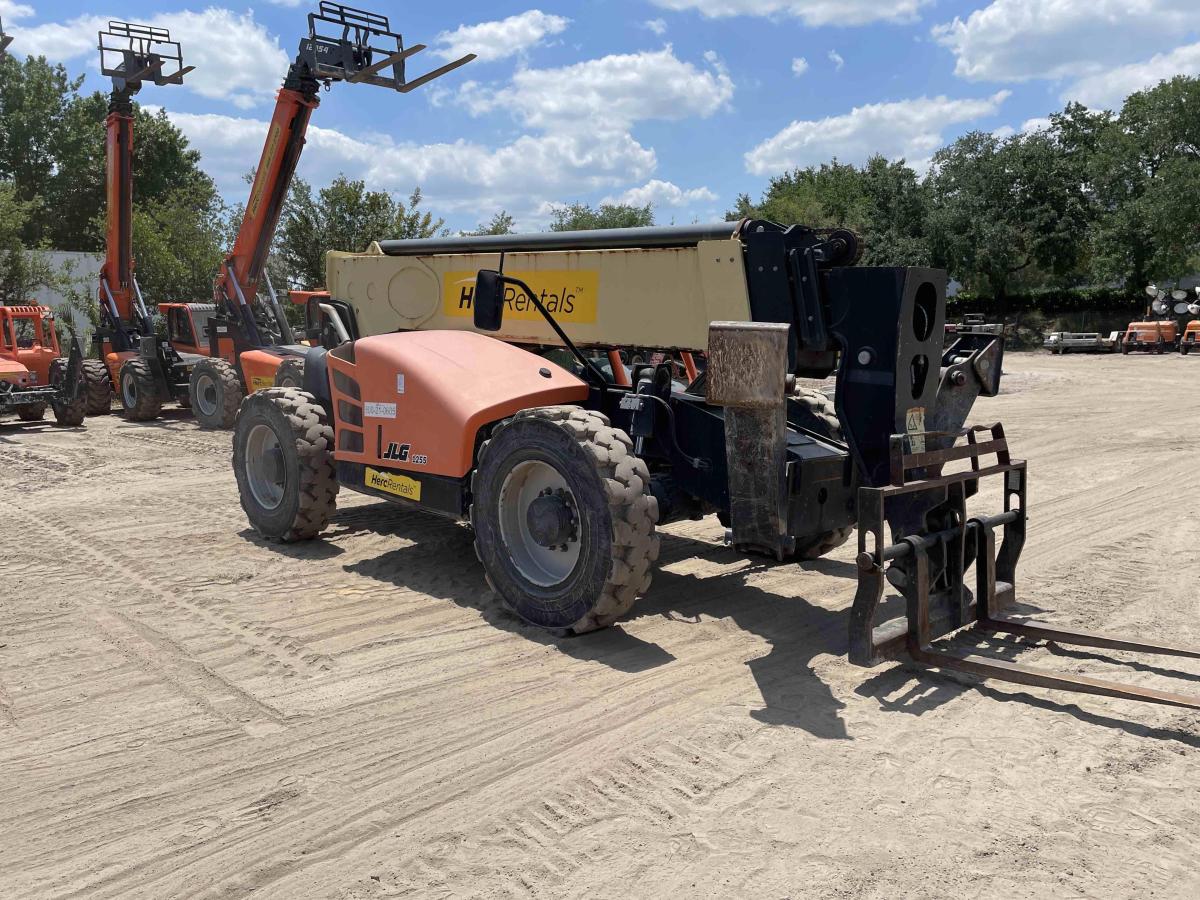 2018 JLG 1255