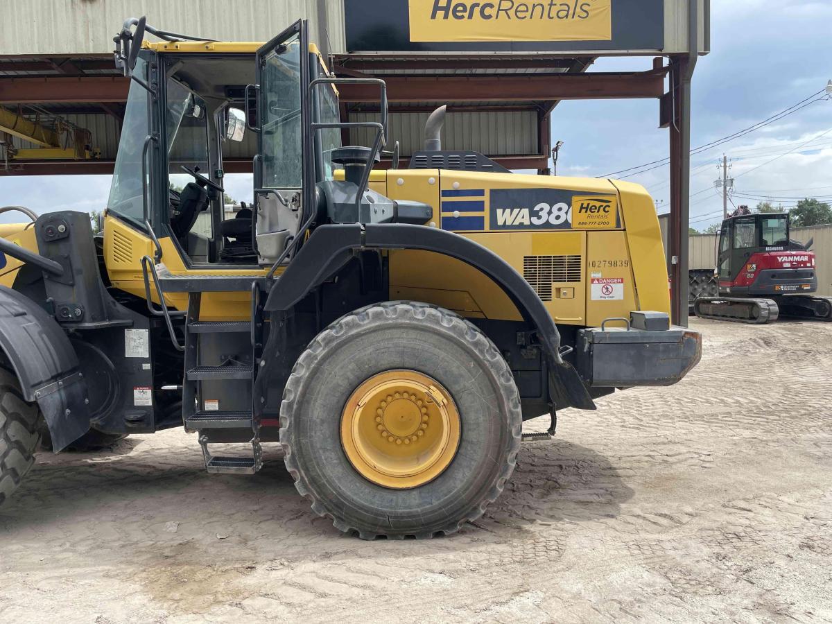2019 Komatsu WA380-8
