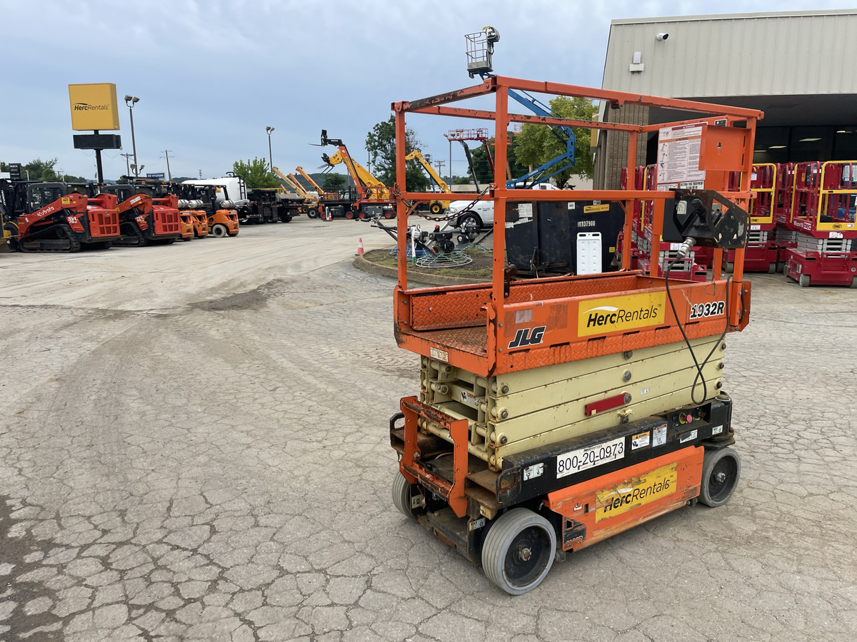 2018 JLG 1932R-4