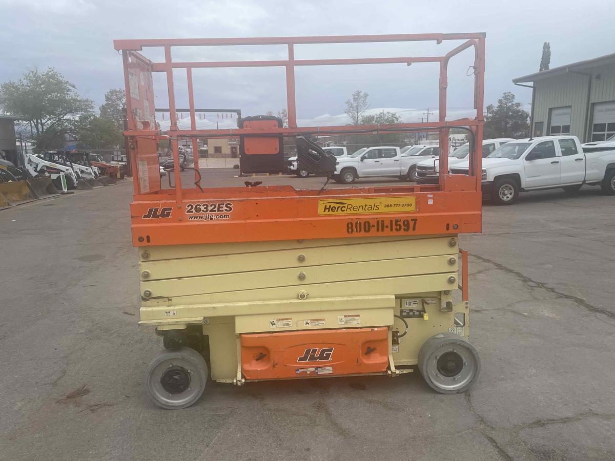 2016 JLG 2632ES