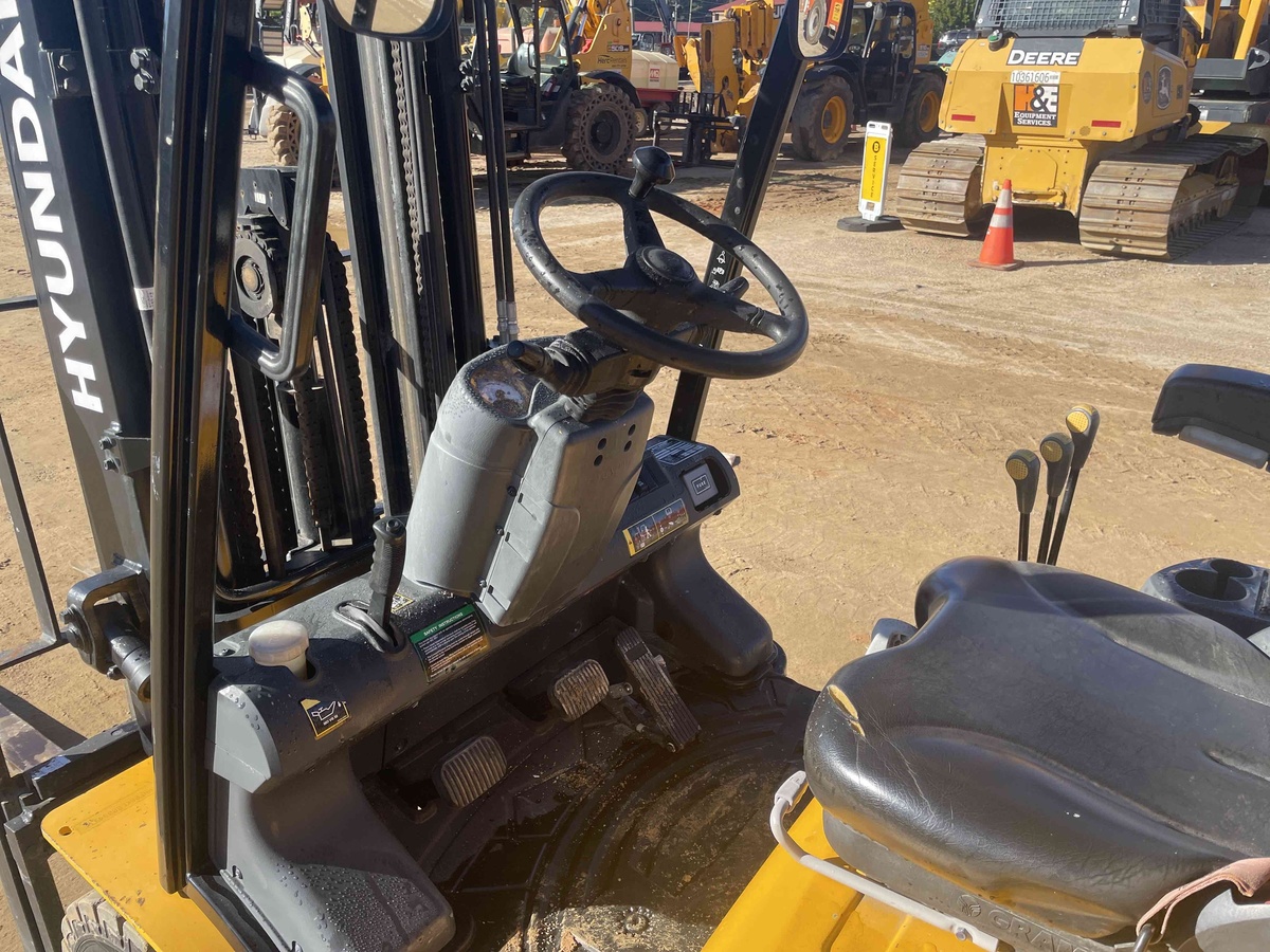 2020 Hyundai 25L7A-8