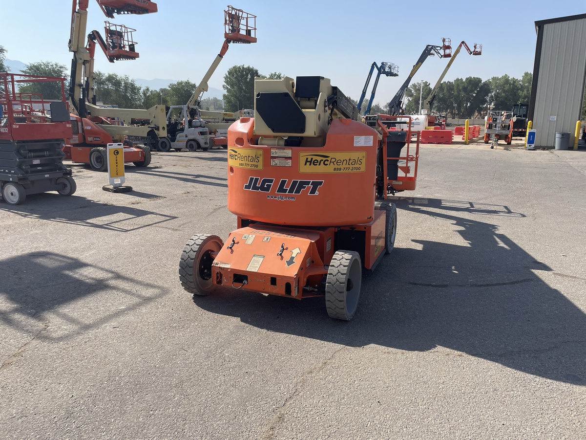2018 JLG E400AJPN-2