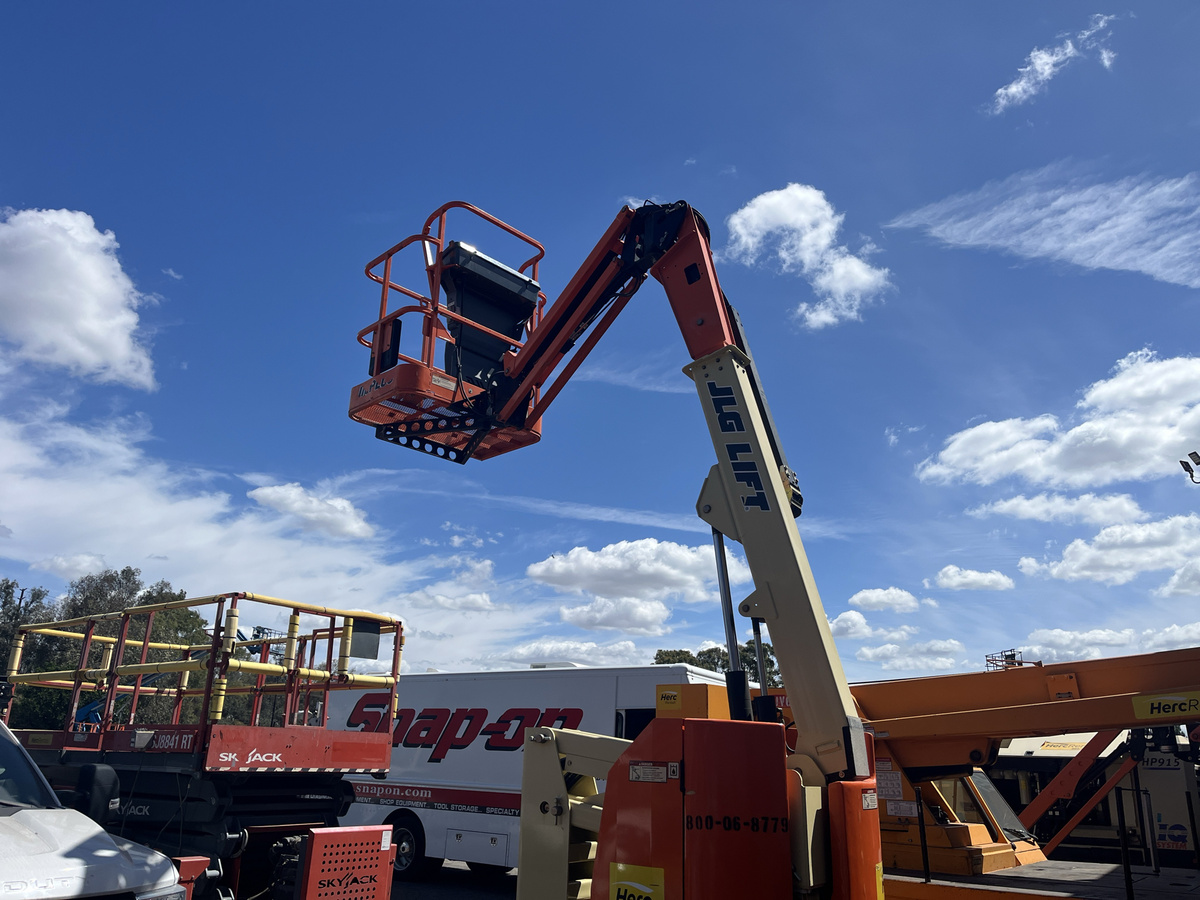 2015 JLG E300AJP-6