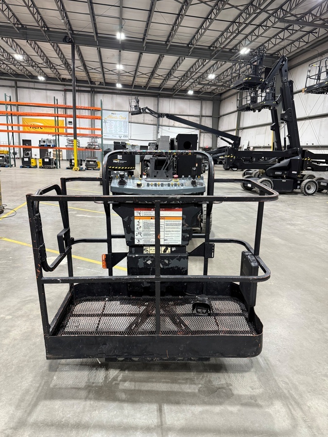 2015 JLG E450AJ-3