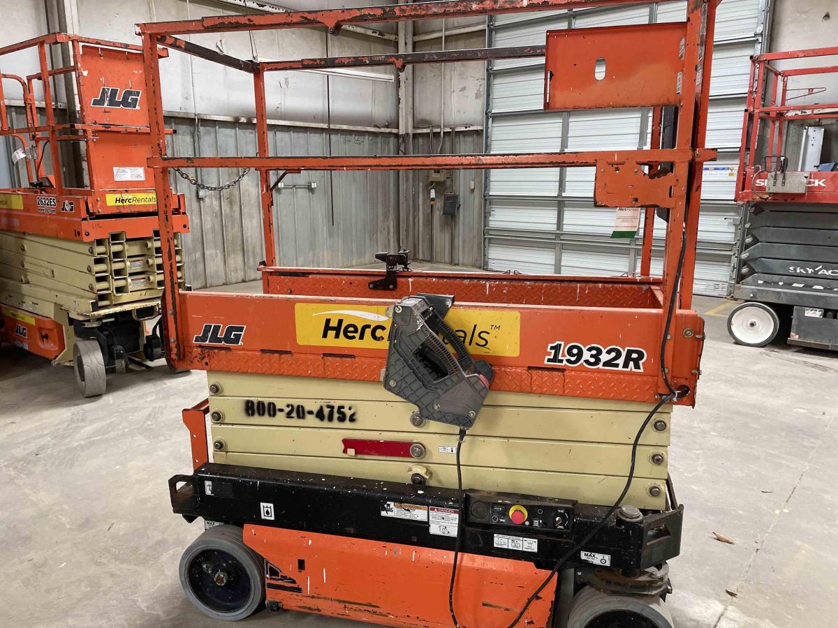 2018 JLG 1932R