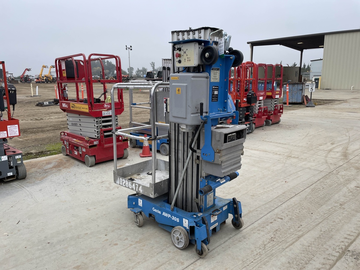 2019 Genie AWP-30S-4