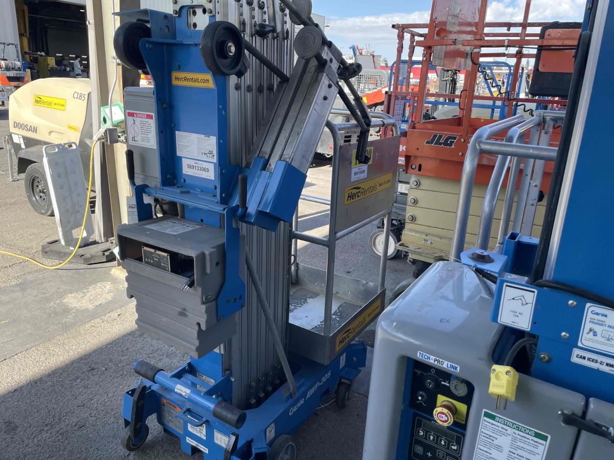 2013 Genie AWP-30S