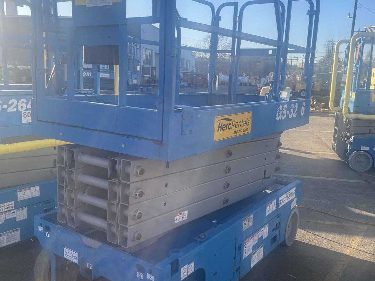 2018 Genie GS-3246-5